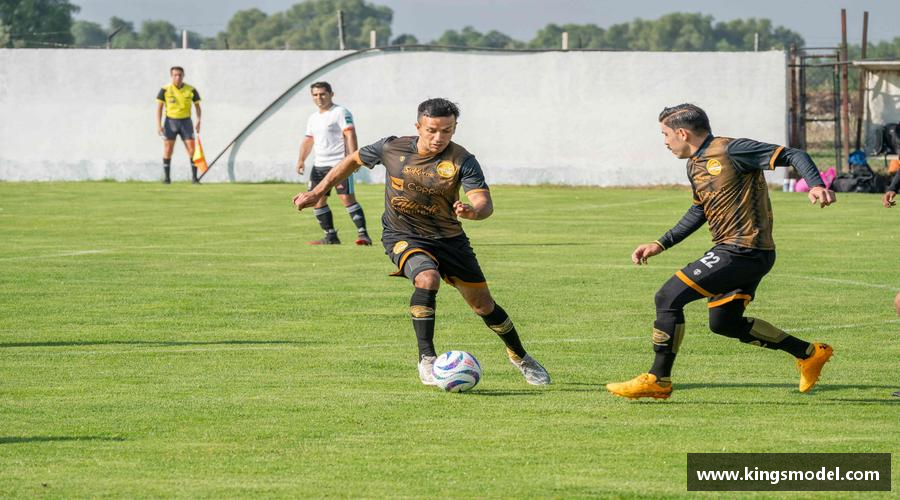 团结拼搏，驰骋竞技！